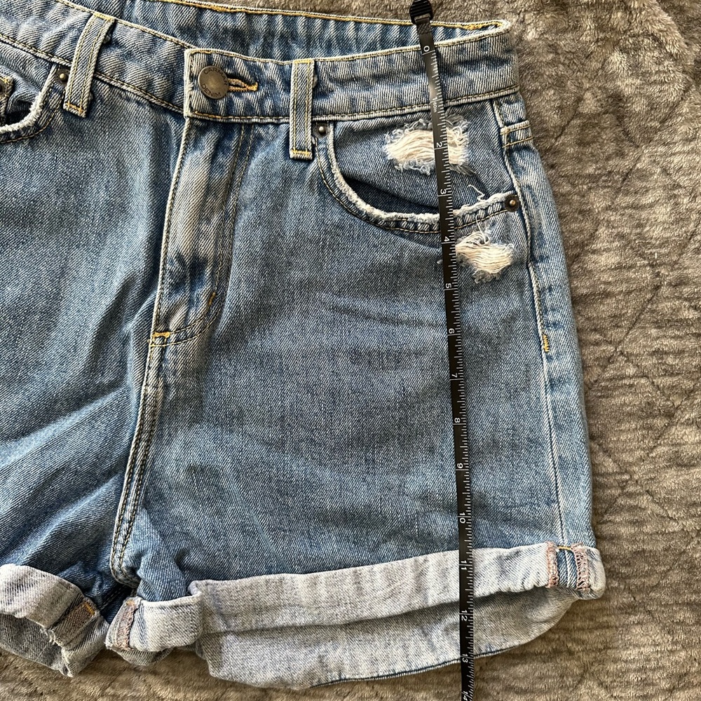Carmar Denim high waisted Shorts - Picture 2 of 3